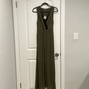 NWT Women’s Olive Green and Black Dress.  Size medium.